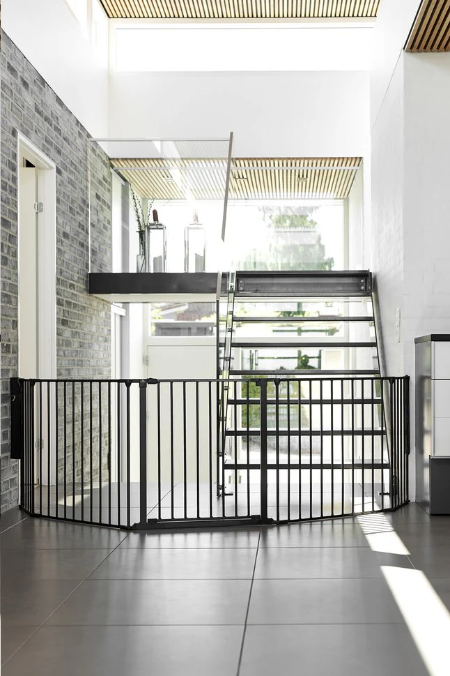 BabyDan Veiligheidshek Olaf XX Wide zwart - Image 4