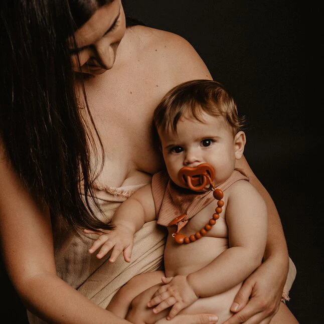 Suavinex Fopspeen 0 - 6 maanden Smoothie roodbruin - Image 3